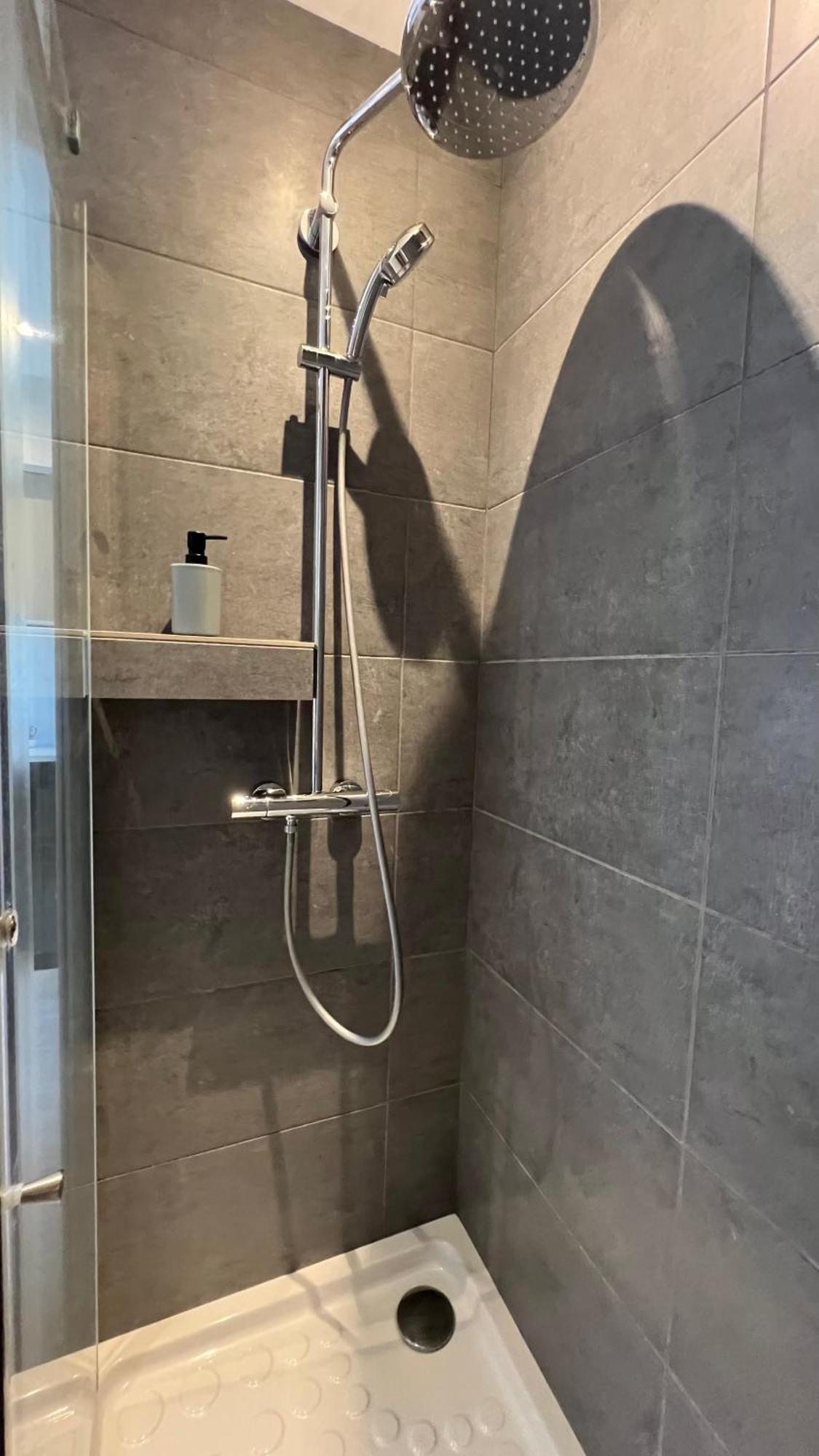 Studio Piscine Partagee Parking Securise Saint-Yrieix-sur-Charente المظهر الخارجي الصورة